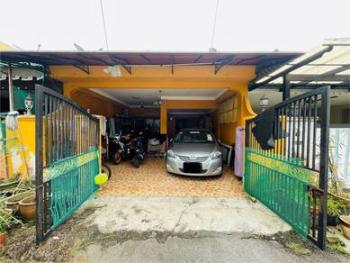 House at Jalan Adenium, Bukit Beruntung, photo 1