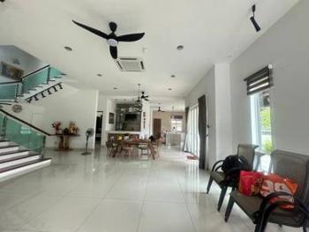 Bungalow at Taman Kluang Indah, Kluang, photo 4