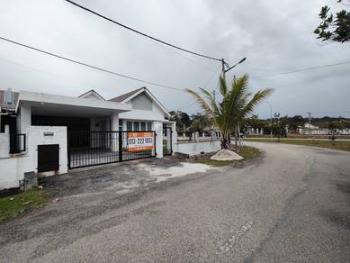 House at Puncak Iskandar, Seri Iskandar, photo 5
