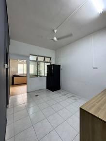 Ruang tamu & makan – Rumah di Jalan Redang, Tebrau, foto 10