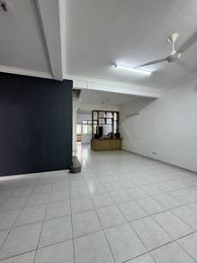 Ruang tamu & makan – Rumah di Jalan Redang, Tebrau, foto 8