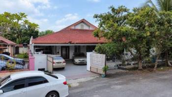 Bungalow at Desa Pinggiran Putra, Kajang, photo 1