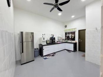 Kitchen – House at Taman Sri Kluang, Kluang, photo 3