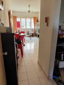 Flat at Jalan Setia 4, Johor Bahru, photo 2