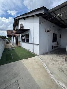 House at Taman Johor Jaya, Jalan Teratai, Johor Bahru, photo 2