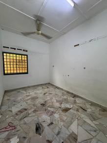 Bedroom – House at Jalan Teratai, Johor Bahru, photo 5