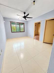 Flat at PKNS Seksyen 19, Shah Alam, photo 1