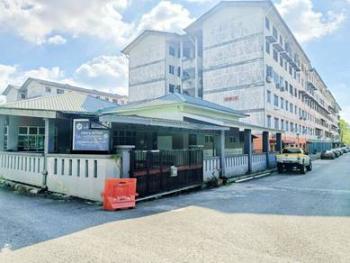 Apartmen di Jalan Utarid Seksyen U5, Shah Alam, foto 1
