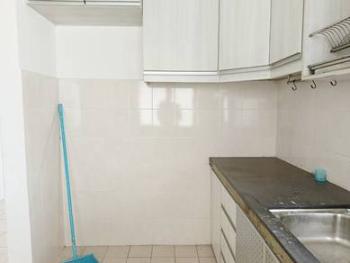 Dapur – Apartmen di Jalan Puncak Jalil 8, Seri Kembangan, foto 2