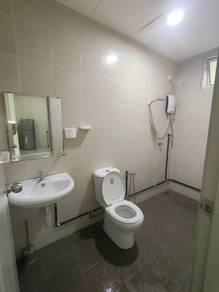 Bathroom – Condominium at Jalan Jelutong, Jelutong, photo 6
