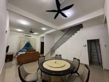 Ruang tamu & makan – Rumah di Austin Residence, Johor Bahru, foto 1
