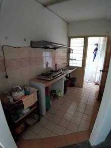 Flat at Kerinchi Pantai Dalam, Lembah Pantai, photo 2