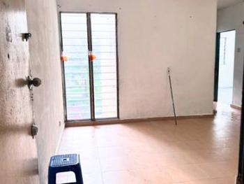 Flat at Blok 26, Persiaran Lestari Perdana, Seri Kembangan, photo 4