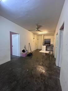 Flat at Taman Selayang Makmur, Selayang, photo 1