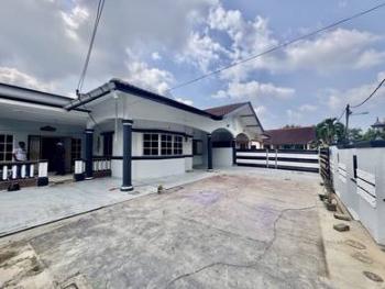 House at TAMAN MUZAFFAR SHAH, Ayer Keroh, photo 2