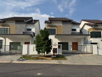 Bungalow at seksyen u10, Shah Alam, photo 1