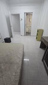 Ruang tamu & makan – Apartmen di Bayu Puteri 2, Johor Bahru, foto 8