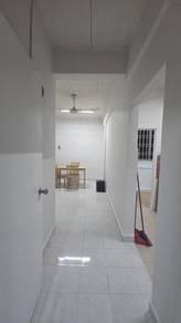 Ruang tamu & makan – Apartmen di Bayu Puteri 2, Johor Bahru, foto 6