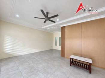 Living & dining – House at Taman Berlian, Kota Samarahan, photo 3