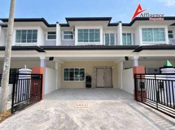 Rumah di TAMAN BERLIAN, Kota Samarahan, foto 1