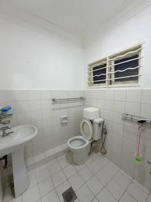 Bilik air – Rumah di Jalan Pisang Barat, Kuching, foto 5