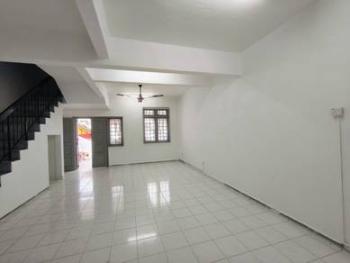 House at Jalan Banang, Ulu Tiram, photo 5