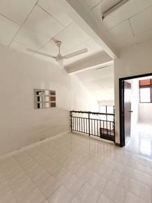 Jln Merak, Kulai的联排别墅，照片1