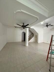 Ruang tamu & makan – Rumah di Jalan Enggang, Kulai, foto 1