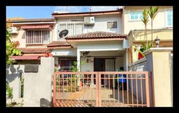 House at Taman Pinggiran Putra, Seri Kembangan, photo 1