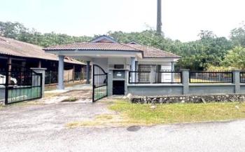 Taman Tasik Semenyih, Semenyih的平房，照片2