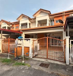 Townhouse at Taman Seri Alam, Saujana Utama, photo 1