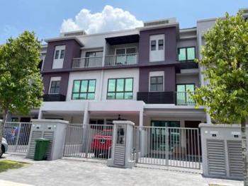 Townhouse at Bandar Puteri Bangi, Bangi, photo 1