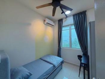 Bilik tidur – Bilik di Residensi Suasana Damai, Damansara Damai, foto 7