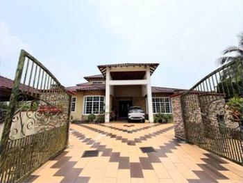 Banglo di Jalan Pekaka, Seksyen 8, Kota Damansara, foto 2