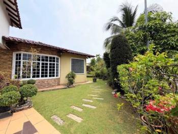 Banglo di Jalan Pekaka, Seksyen 8, Kota Damansara, foto 3