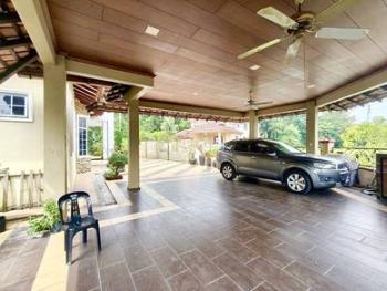 Bungalow at Jalan Pekaka, Kota Damansara, photo 2
