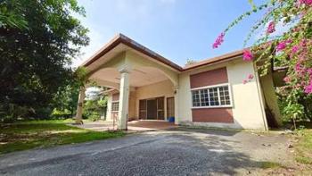 Bungalow at Seksyen 36, Shah Alam, photo 1