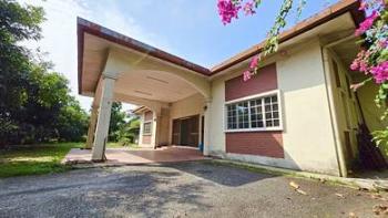 Bungalow at Seksyen 36, Shah Alam, photo 2