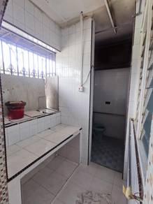 Block 17, Taman Ungku Tun Aminah, Skudai的平层住宅，照片6