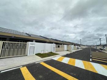 Rumah di Jalan Bayan 6, Kulai, foto 1