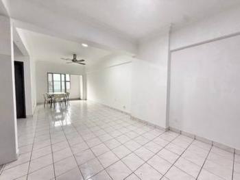 Living & dining – Condominium at Brunsfield Riverview, Shah Alam, photo 4
