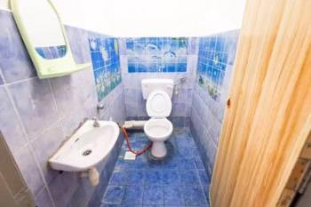 Bathroom – Room at Mentari Court, Bandar Sunway, photo 3