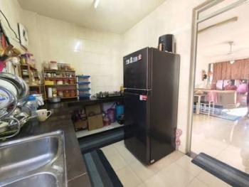 Flat at Block 4, Taman Daya, Tebrau, photo 1