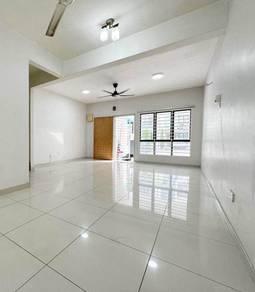 Park Villa Bandar Bukit Puchong 2, Puchong的联排别墅，照片3
