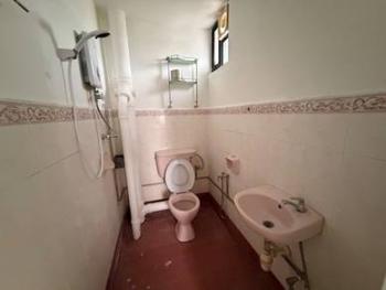 Bathroom – Apartment at Aramas, Sungai Ara, photo 8