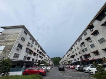 Flat at Taman Desa Baiduri, Cheras, photo 1