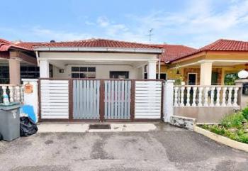 Rumah di Taman Cheng Perdana, Cheng, foto 1