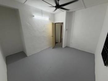 Rumah di Puteri Wangsa, Jalan Lading, Ulu Tiram, foto 7