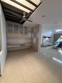 Ruang tamu & makan – Rumah di Licuala Garden, Setia Tropika, foto 1