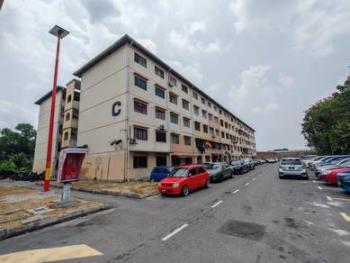 Flat at Jalan Selat Selatan 17/KS5, Pandamaran, photo 1